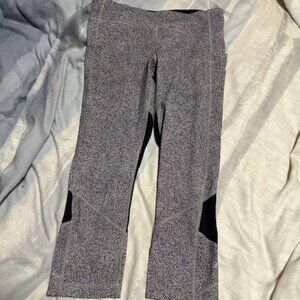 LUlulemon size 8 crops